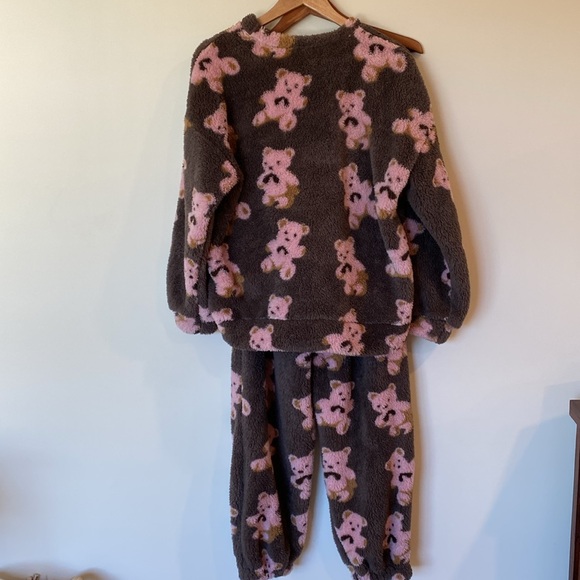DAZY Bear Print Drop Shoulder PJ Set Pink bears brown background Size Medium - Picture 2 of 6